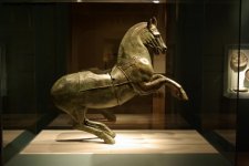 bronzehorse.jpg
